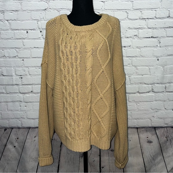 Free People Dream Cable Knit Crewneck Sweater Size Large Unisex - Picture 3 of 12